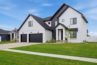 2651 Golden Lane S, Fargo, ND 58104