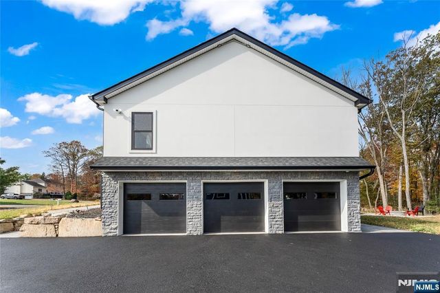 45 Heritage Drive, West Milford, NJ 07480
