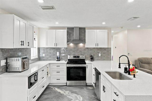 10259 NARANJA STREET, Seminole, FL 33772