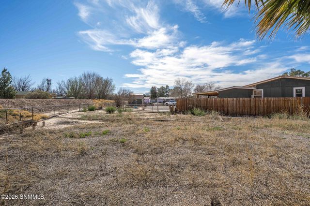 4740 Country Place, Las Cruces, NM 88007