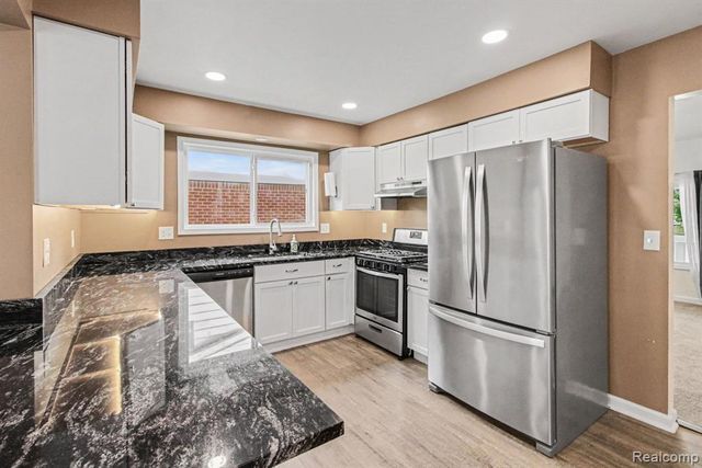 2177 Alexander Drive, Troy, MI 48083