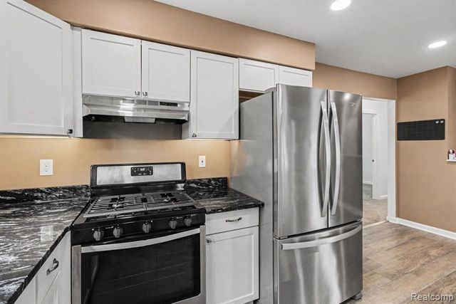 2177 Alexander Drive, Troy, MI 48083