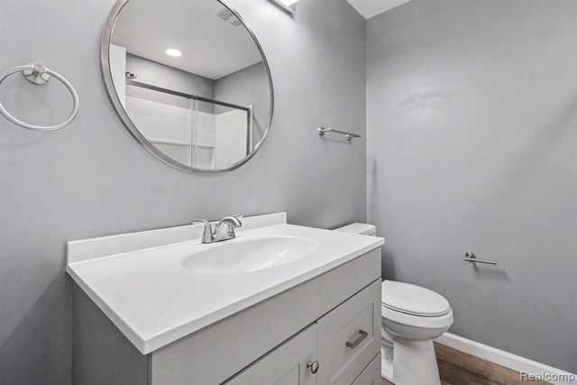 2177 Alexander Drive, Troy, MI 48083