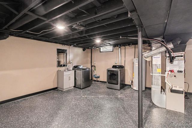 2177 Alexander Drive, Troy, MI 48083
