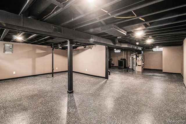 2177 Alexander Drive, Troy, MI 48083