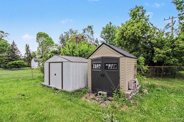 2177 Alexander Drive, Troy, MI 48083