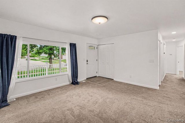 2177 Alexander Drive, Troy, MI 48083