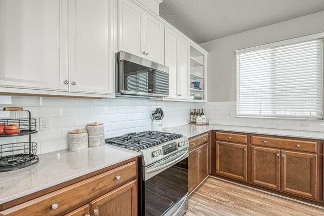 697 Expedition Way, Madera, CA 93636