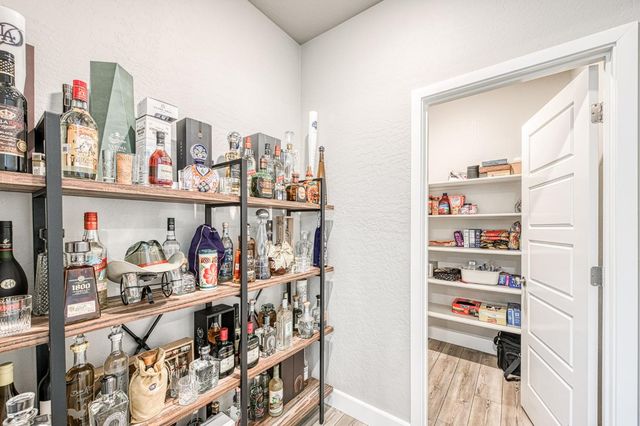 697 Expedition Way, Madera, CA 93636