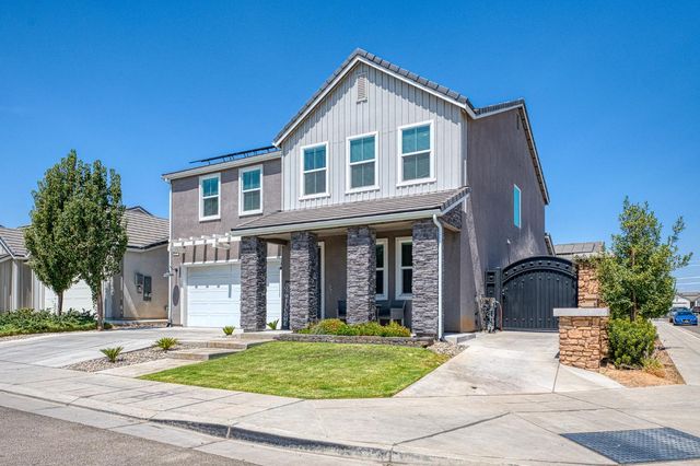 697 Expedition Way, Madera, CA 93636