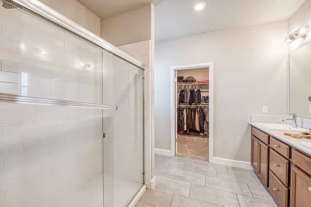 697 Expedition Way, Madera, CA 93636