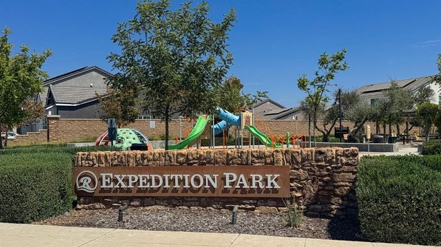 697 Expedition Way, Madera, CA 93636