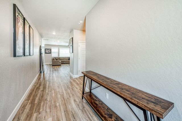 697 Expedition Way, Madera, CA 93636