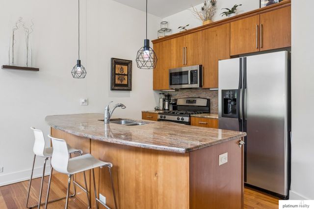 1138 Mayberry Plaza, Omaha, NE 68108