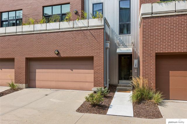 1138 Mayberry Plaza, Omaha, NE 68108