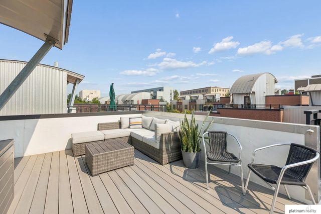 1138 Mayberry Plaza, Omaha, NE 68108