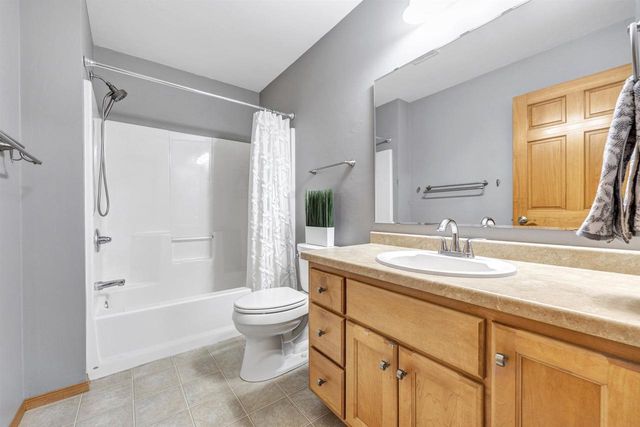 2167 TRAILSIDE LANE, De Pere, WI 54115