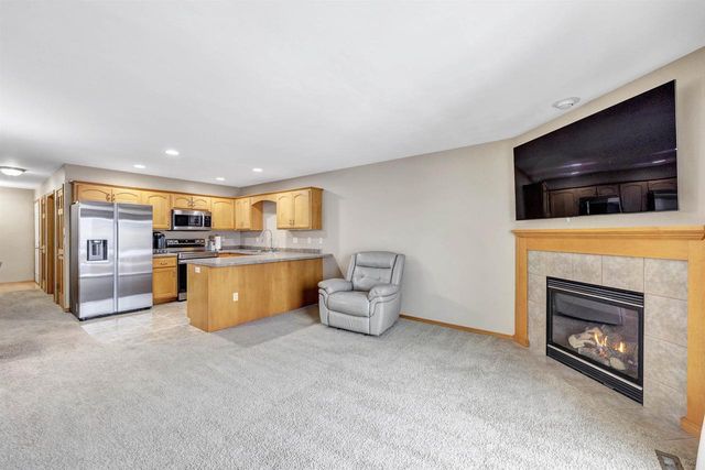 2167 TRAILSIDE LANE, De Pere, WI 54115