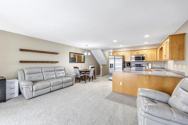 2167 TRAILSIDE LANE, De Pere, WI 54115