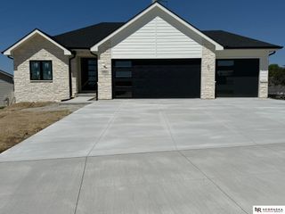 10021 S 180th Avenue Circle, Omaha, NE 68136