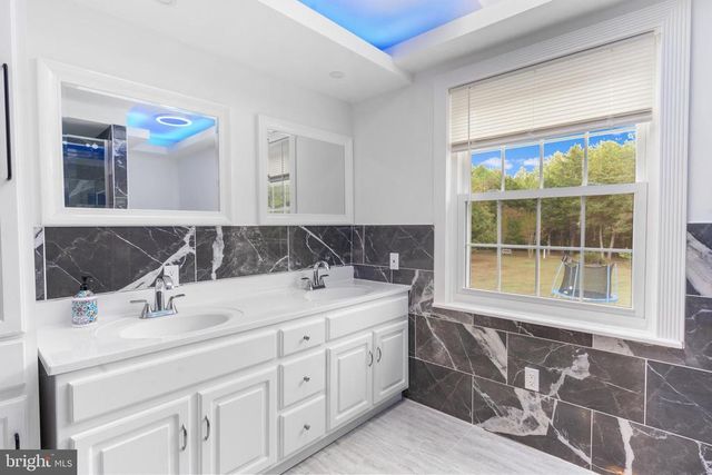 19 TWIN SPRINGS DR, Fredericksburg, VA 22407