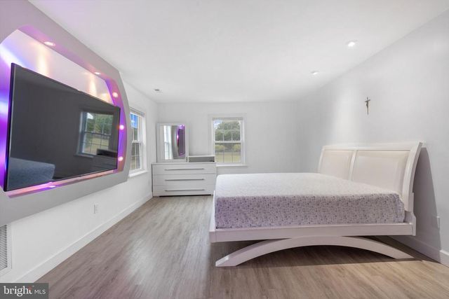 19 TWIN SPRINGS DR, Fredericksburg, VA 22407