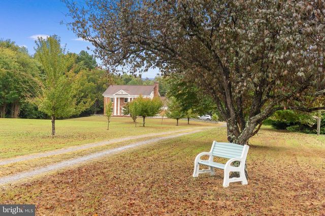 19 TWIN SPRINGS DR, Fredericksburg, VA 22407