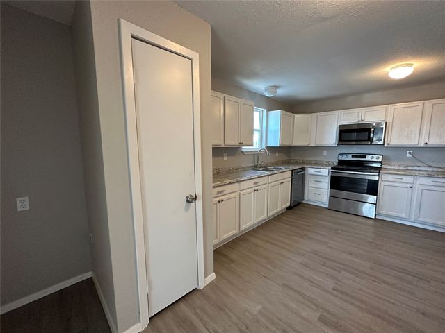 717 E Lamberth Road, Sherman, TX 75090