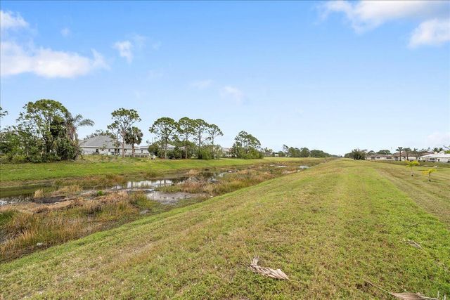 5871 NW Corso Court, Port St Lucie, FL 34986