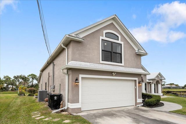 5871 NW Corso Court, Port St Lucie, FL 34986