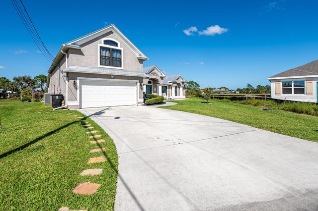 5871 NW Corso Court, Port St Lucie, FL 34986