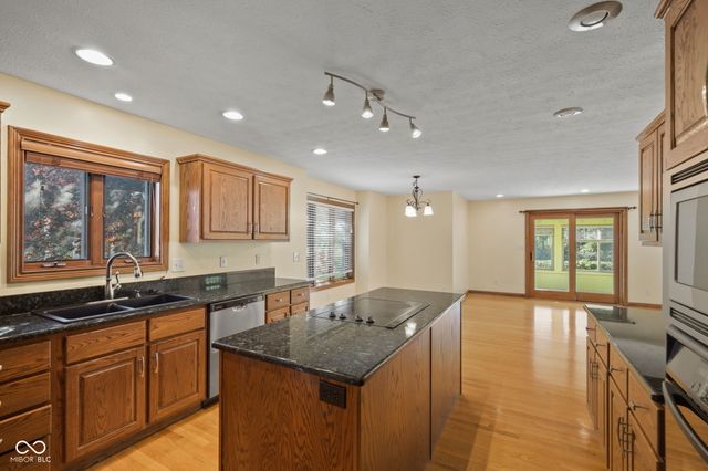 7231 Lakeside Woods Drive, Indianapolis, IN 46278