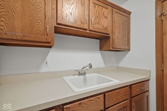 7231 Lakeside Woods Drive, Indianapolis, IN 46278