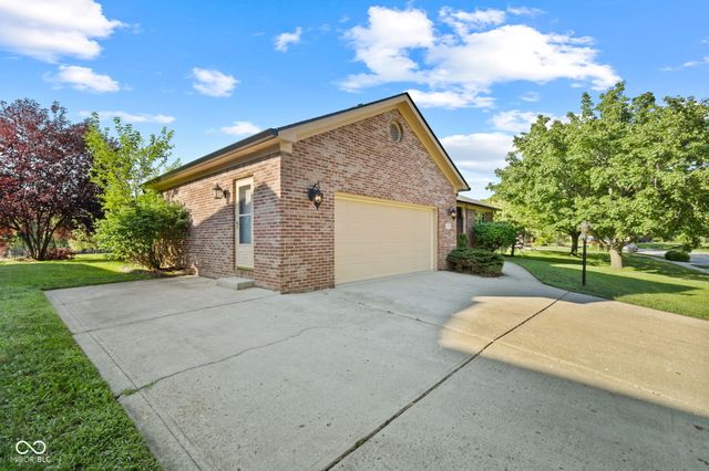 7231 Lakeside Woods Drive, Indianapolis, IN 46278
