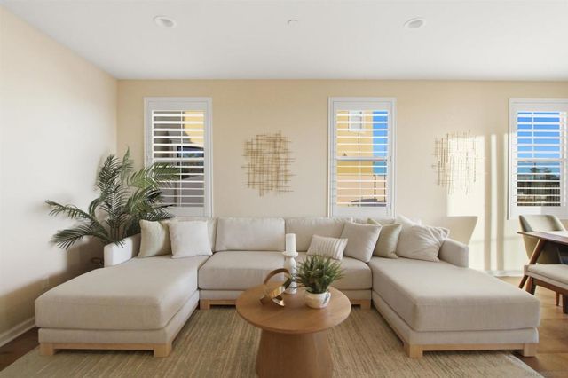 6741 Golden Glen Ln, San Diego, CA 92126