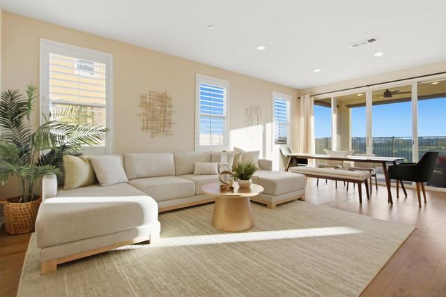 6741 Golden Glen Ln, San Diego, CA 92126