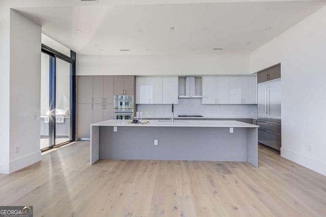 2425 Peachtree Road NE 1605, Atlanta, GA 30305