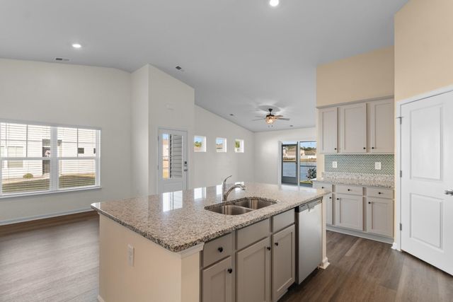 734 Eastridge Dr., Conway, SC 29526