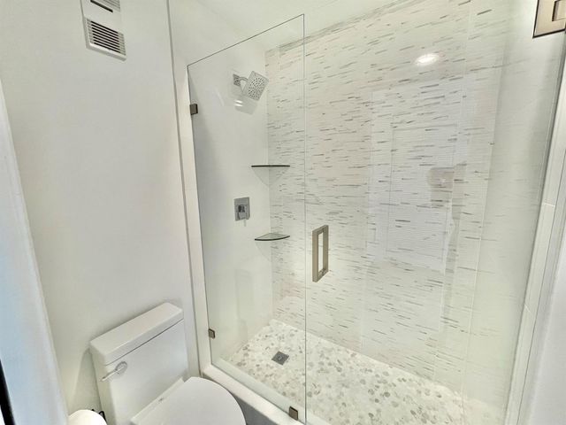 359 Prestwick Circle 2, Palm Beach Gardens, FL 33418