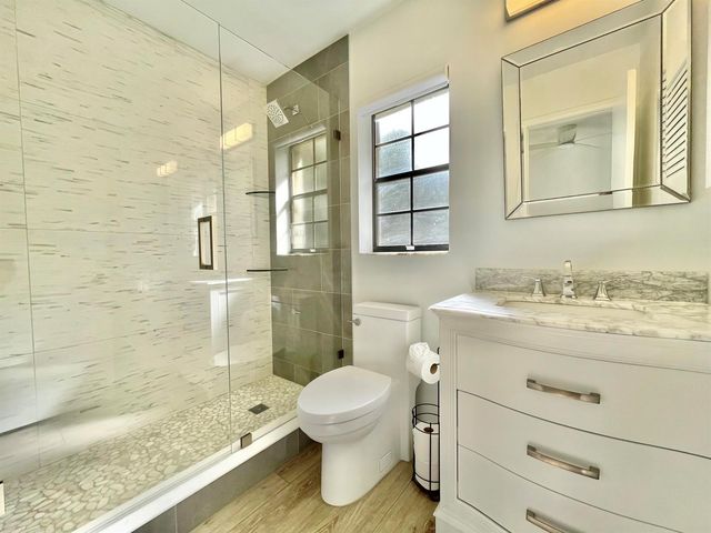 359 Prestwick Circle 2, Palm Beach Gardens, FL 33418