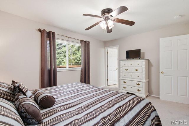 893 Oklahoma Avenue, Ballwin, MO 63021