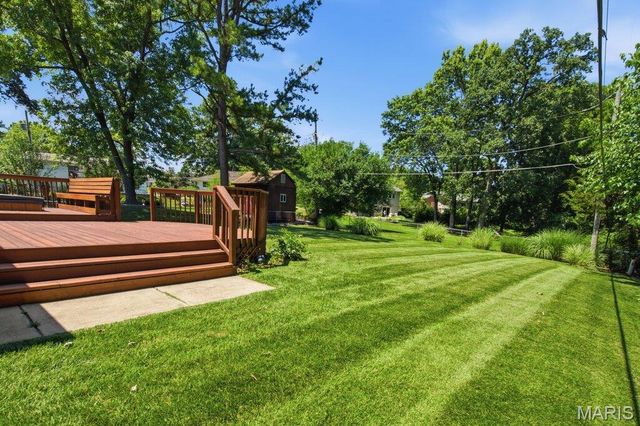 893 Oklahoma Avenue, Ballwin, MO 63021