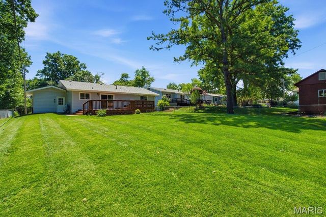 893 Oklahoma Avenue, Ballwin, MO 63021