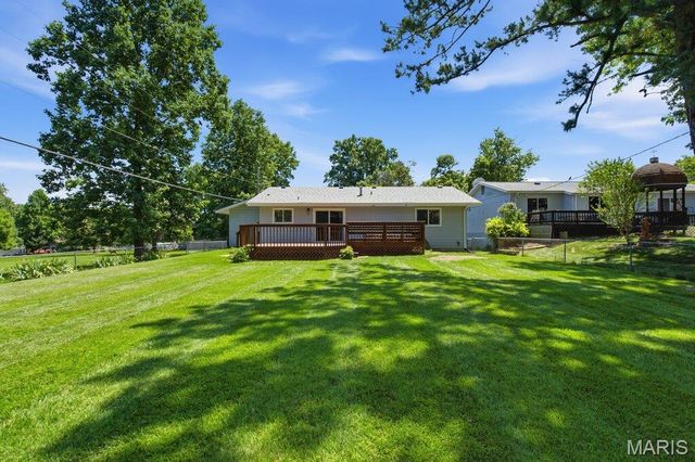 893 Oklahoma Avenue, Ballwin, MO 63021