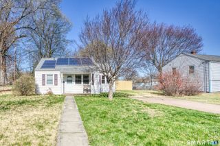 124 Mayflower Street, West Hartford, CT 06110