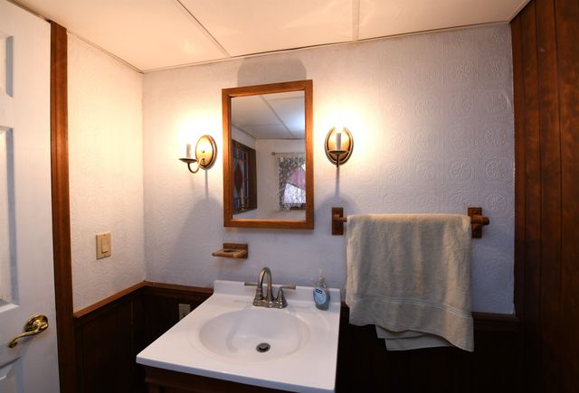 104 Johnny Cake Hill Lane, Readsboro, VT 05350