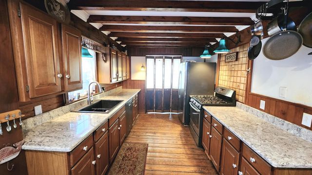 104 Johnny Cake Hill Lane, Readsboro, VT 05350