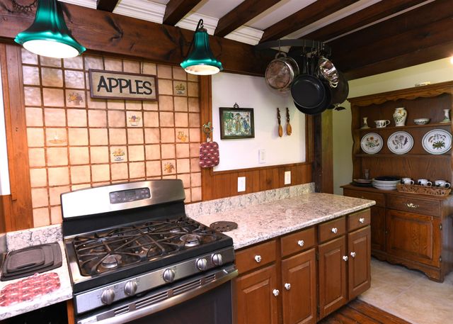 104 Johnny Cake Hill Lane, Readsboro, VT 05350