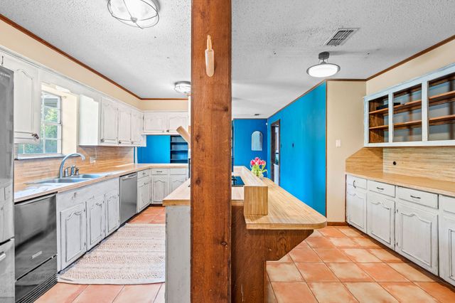 1006 Spring Street, Longview, TX 75604