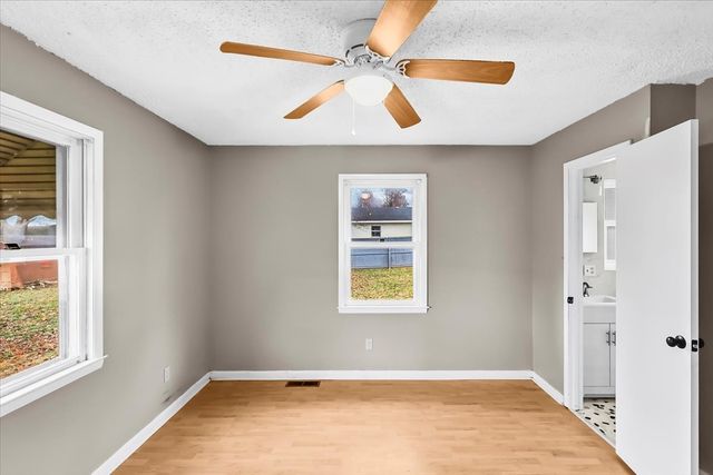 402 Yokley Dr, Franklin, KY 42134